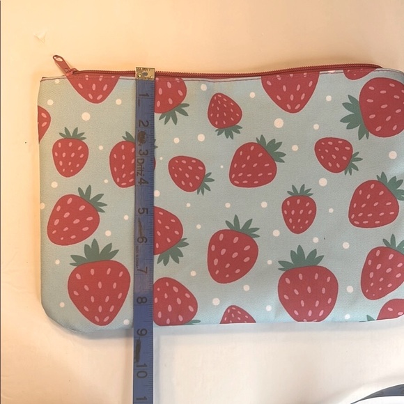 🍓Strawberry Print Wristlet Cosmetic Pouch Clutch Baby Blue and Pink - Picture 5 of 8